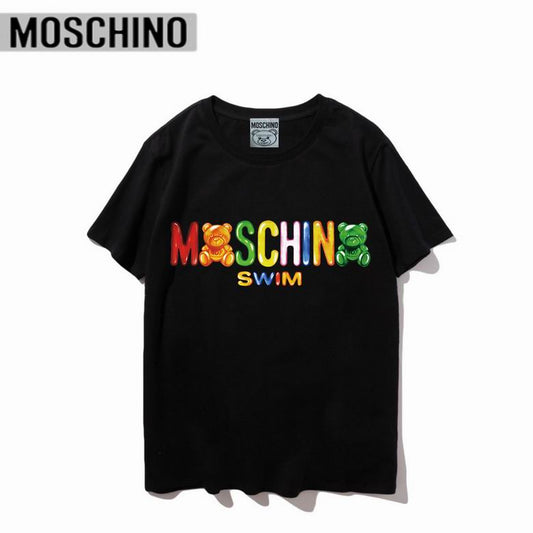 T-shirts Moschino Femme offrent une élégance et un confort inégalés.