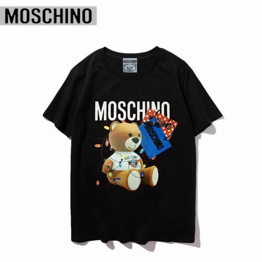T-shirts Moschino Femme offrent une élégance et un confort inégalés.