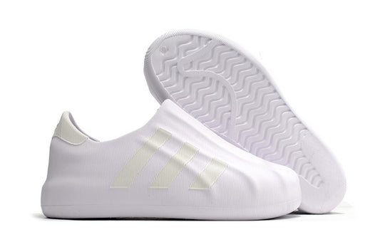 Les baskets Adidas Superstar AdiFoM Femme , emblématiques et polyvalentes, sont synonymes de style et de confort depuis leur création.