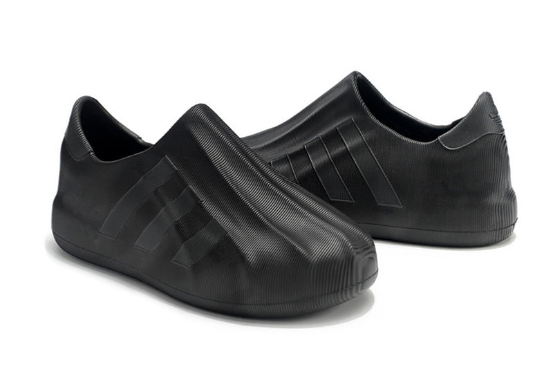 Les baskets Adidas Superstar AdiFoM Femme , emblématiques et polyvalentes, sont synonymes de style et de confort depuis leur création.