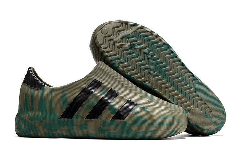 Les baskets Adidas Superstar AdiFoM Femme , emblématiques et polyvalentes, sont synonymes de style et de confort depuis leur création.