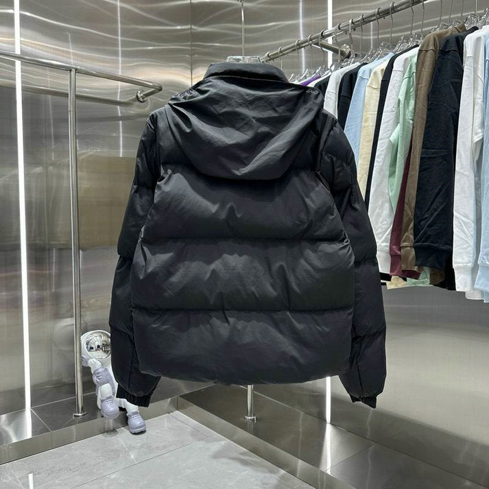 Les doudounes Moncler homme allient élégance et performance pour offrir une protection froid. Leur design sophistiqué et pas cher. Le moins cher.