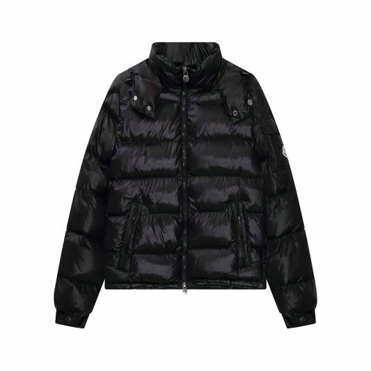 Les doudounes Moncler homme allient élégance et performance pour offrir une protection froid. Leur design sophistiqué et pas cher. Le moins cher.