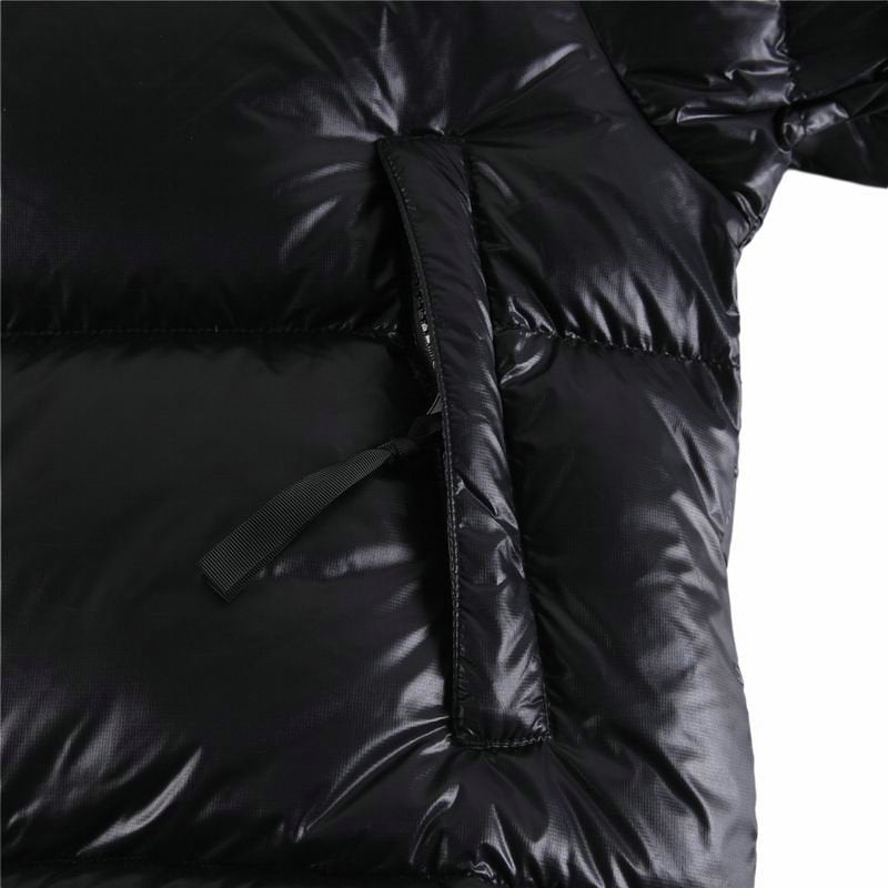 Les doudounes The North Face protection optimale contre le froid. Leur design moderne et leurs matériaux de haute qualité. Pas cher le moins cher.