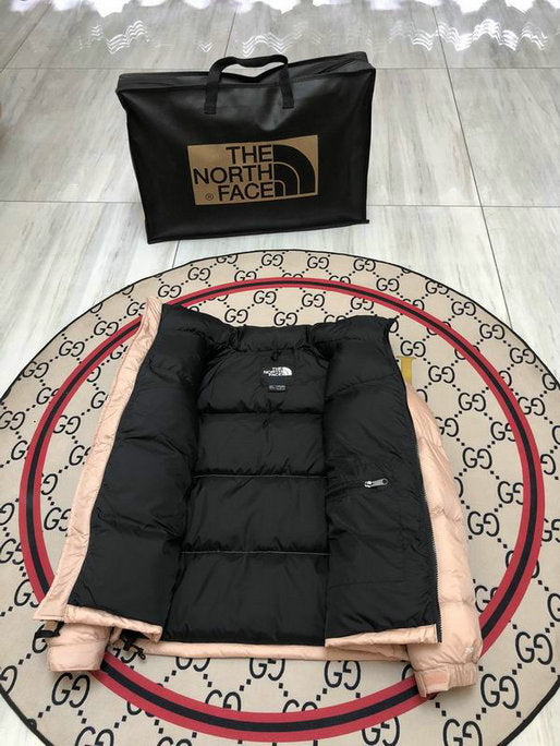 Les doudounes The North Face protection optimale contre le froid. Leur design moderne et leurs matériaux de haute qualité. Pas cher le moins cher.