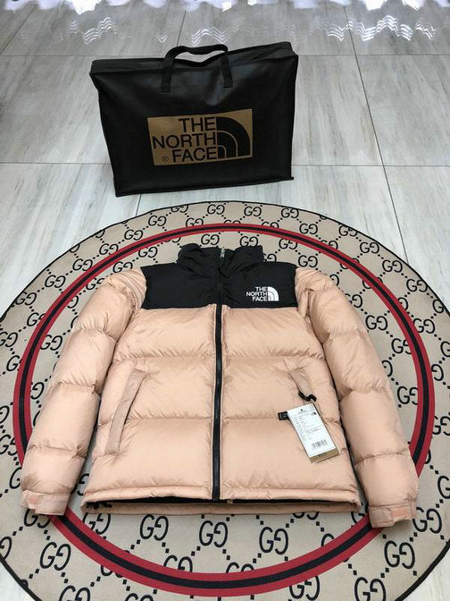 Les doudounes The North Face protection optimale contre le froid. Leur design moderne et leurs matériaux de haute qualité. Pas cher le moins cher.