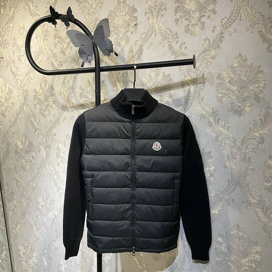 Les doudounes Moncler homme allient élégance et performance pour offrir une protection froid. Leur design sophistiqué et pas cher. Le moins cher.