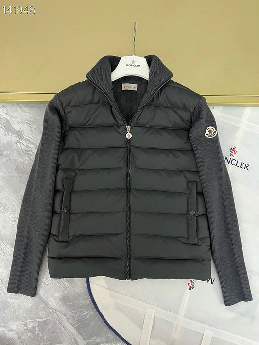 Les doudounes Moncler homme allient élégance et performance pour offrir une protection froid. Leur design sophistiqué et pas cher. Le moins cher.