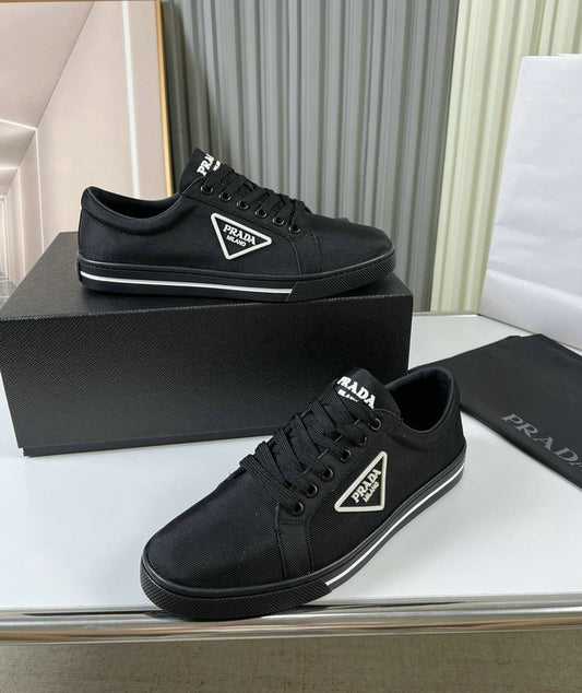 Les baskets sneakers Prada incarnent un style emblématique et un luxe italien.

 leur design élégant.pas cher,le moins cher.