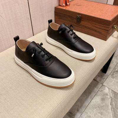 Les baskets sneakers Prada incarnent un style emblématique et un luxe italien.

 leur design élégant.pas cher,le moins cher.