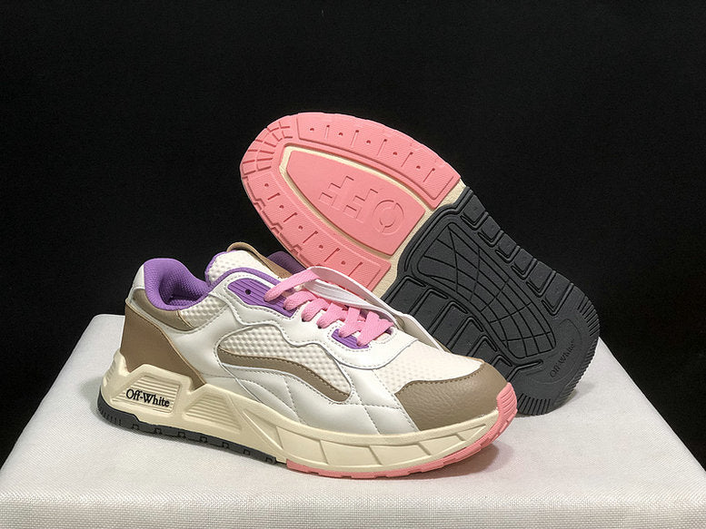 Découvrez les baskets Off-white, fusion parfaite de la mode haut de gamme et du streetwear. Osez un style audacieux avec ces pièces uniques !