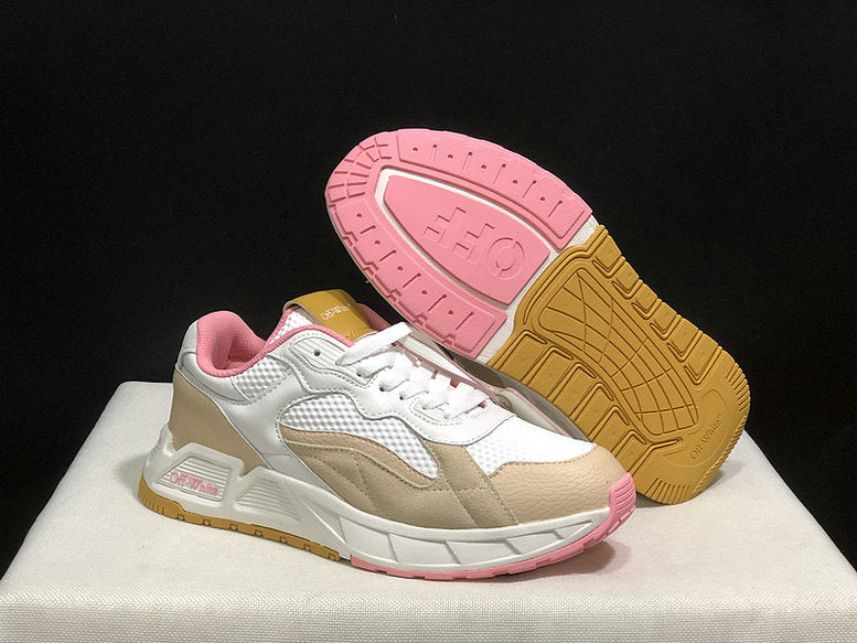 Découvrez les baskets Off-white, fusion parfaite de la mode haut de gamme et du streetwear. Osez un style audacieux avec ces pièces uniques !