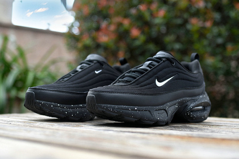 Les baskets Nike Air Max Portal incarnent un style moderne  exceptionnelle. Avec leur design futuriste et épuré.pas cher. 