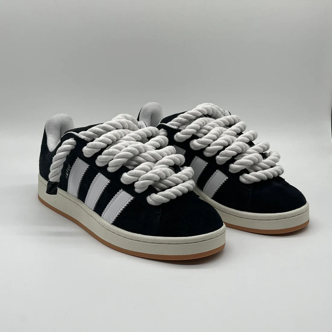 Les baskets Adidas Campus allient un style intemporel à un confort supérieur.
 design classique, pas cher. Le moins cher.
