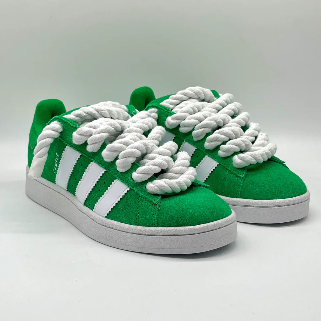 Les baskets Adidas Campus allient un style intemporel à un confort supérieur.
 design classique, pas cher. Le moins cher.