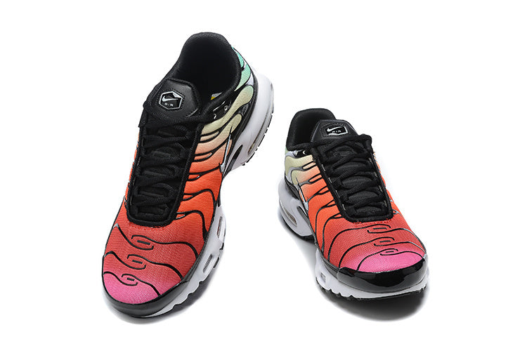 Les  Baskets Nike Air Max Tn incarnent un style emblématique et une performance supérieure. Pas cher. Le moin cher.