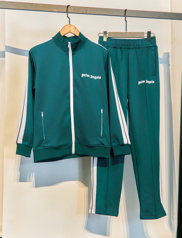 Les ensembles survêtement Palm Angels allient performance et style avec une touche urbaine unique. Pas cher. Le moins cher.