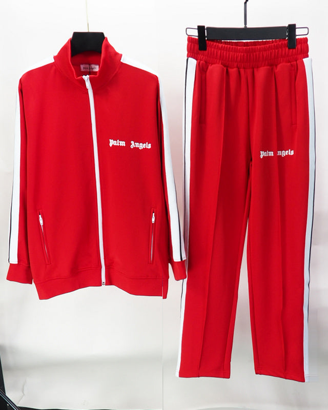 Les ensembles survêtement Palm Angels allient performance et style avec une touche urbaine unique. 