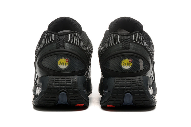 Les baskets Nike Air Max Drift allient un style innovant et un confort exceptionnel. design avant-gardiste.pas cher. Le moins cher.