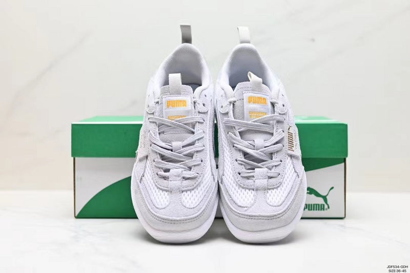 Les baskets Puma allient style et performance de manière exceptionnelle.Leur design innovant et leurs technologies avancées en font un choix idéal pour les sportifs et les amateurs de mode.