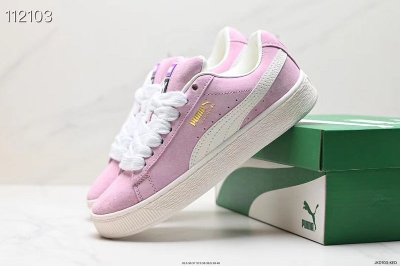 Les baskets Puma Femme se distinguent par leur style audacieux et moderne, alliant des éléments sportifs et urbains. Inspirées des tendances actuelles 
