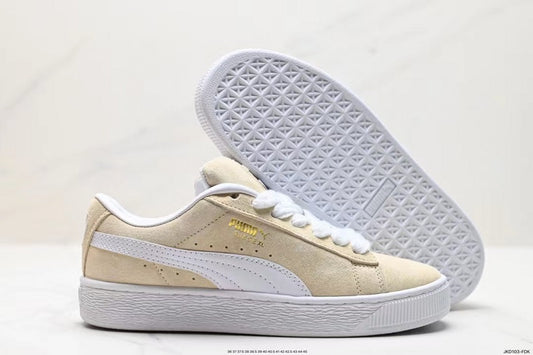 Les baskets Puma Femme se distinguent par leur style audacieux et moderne, alliant des éléments sportifs et urbains. Inspirées des tendances actuelles