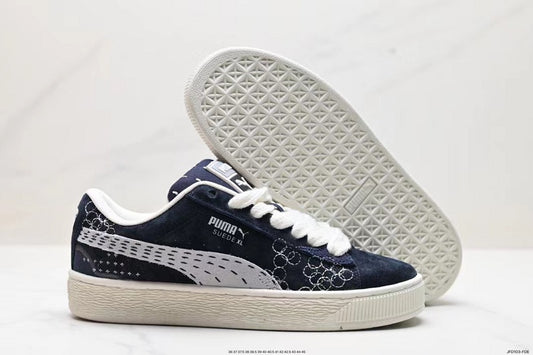 Les baskets Puma Femme se distinguent par leur style audacieux et moderne, alliant des éléments sportifs et urbains. Inspirées des tendances actuelles 