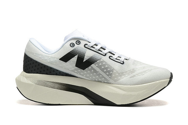Les baskets New Balance allient style et confort. Leur design classique et leurs matériaux de haute qualité en font un choix idéal pour les amateurs de sneakers.pas cher. Le moins cher.