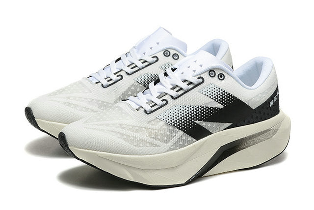 Les baskets New Balance allient style et confort. Leur design classique et leurs matériaux de haute qualité en font un choix idéal pour les amateurs de sneakers.pas cher. Le moins cher.