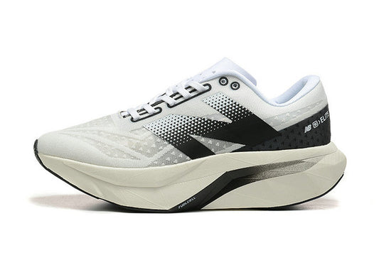 Les baskets New Balance allient style et confort. Leur design classique et leurs matériaux de haute qualité en font un choix idéal pour les amateurs de sneakers.pas cher. Le moins cher.