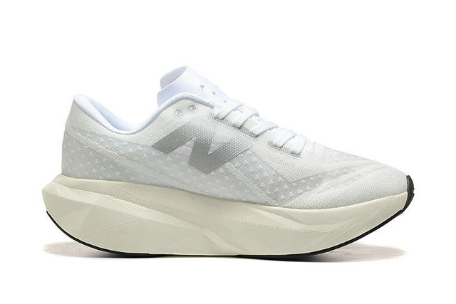 Les baskets New Balance allient style et confort. Leur design classique et leurs matériaux de haute qualité en font un choix idéal pour les amateurs de sneakers.pas cher. Le moins cher.