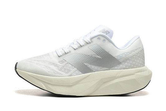 Les baskets New Balance allient style et confort. Leur design classique et leurs matériaux de haute qualité en font un choix idéal pour les amateurs de sneakers.pas cher. Le moins cher.
