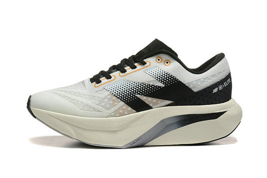 Les baskets New Balance allient style et confort. Leur design classique et leurs matériaux de haute qualité en font un choix idéal pour les amateurs de sneakers.pas cher. Le moins cher.