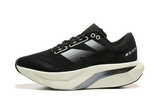 Les baskets New Balance allient style et confort. Leur design classique et leurs matériaux de haute qualité en font un choix idéal pour les amateurs de sneakers.pas cher. Le moins cher.