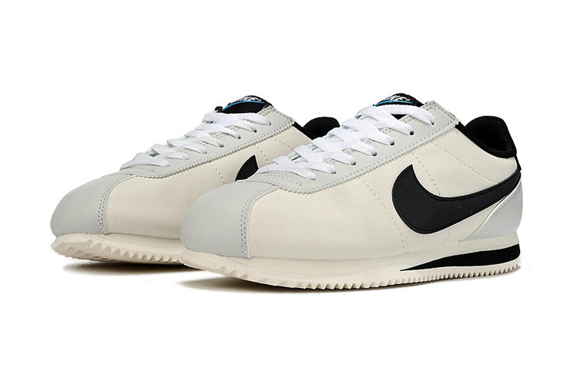 Résultats de l'évolution emblématique de la ligne Nike, les baskets Nike Cortez Femme sont un témoignage de l'engagement de  combiner style 