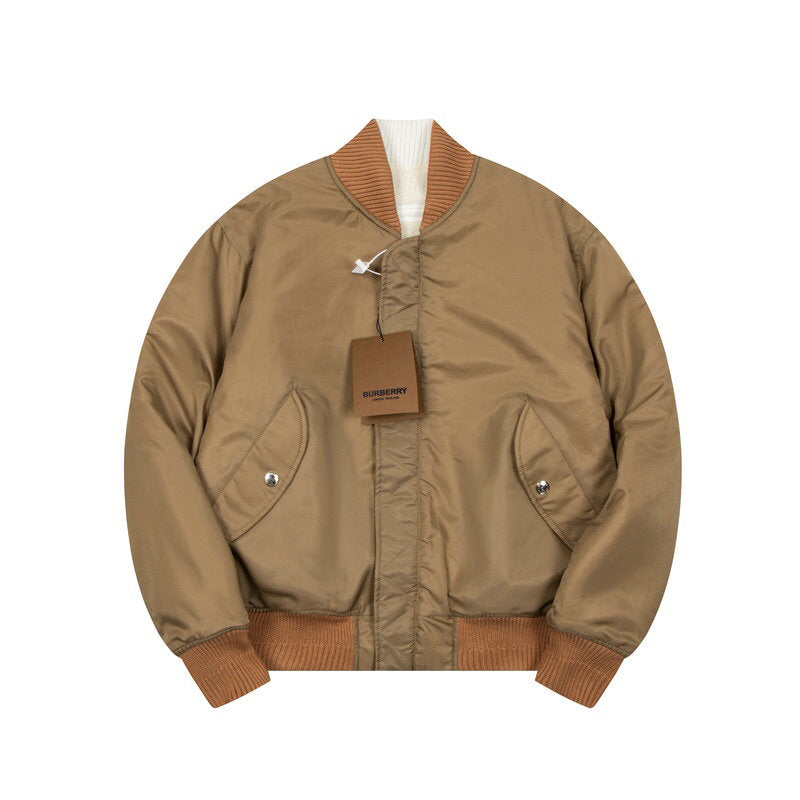 Les vestes Burberry incarnent l'élégance et la qualité, offrant une expérience exceptionnelle. Leur design raffiné et leurs matériaux de haute qualité.pas cher. Le moins cher.
