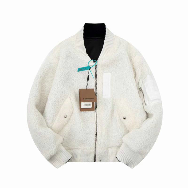 Les vestes Burberry incarnent l'élégance et la qualité, offrant une expérience exceptionnelle. Leur design raffiné et leurs matériaux de haute qualité.pas cher. Le moins cher.