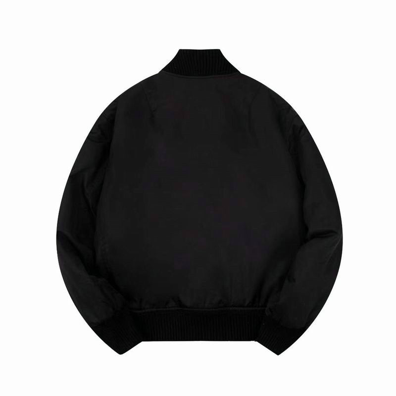 Les vestes Burberry incarnent l'élégance et la qualité, offrant une expérience exceptionnelle. Leur design raffiné et leurs matériaux de haute qualité.pas cher. Le moins cher.