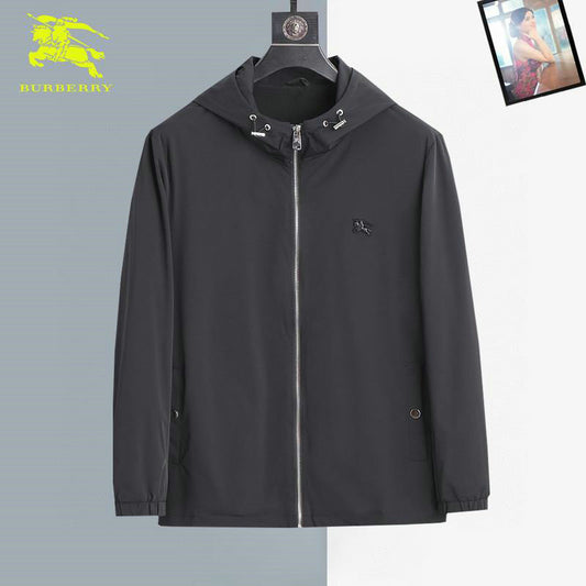 Les vestes Burberry incarnent l'élégance et la qualité, offrant une expérience exceptionnelle. Leur design raffiné et leurs matériaux de haute qualité.pas cher. Le moins cher.