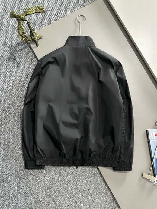 Les vestes Burberry incarnent l'élégance et la qualité, offrant une expérience exceptionnelle. Leur design raffiné et leurs matériaux de haute qualité.pas cher. Le moins cher.