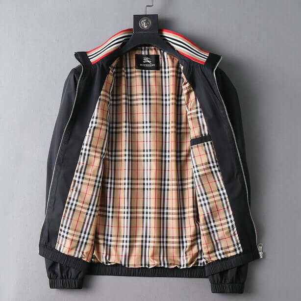 Les vestes Burberry incarnent l'élégance et la qualité, offrant une expérience exceptionnelle. Leur design raffiné et leurs matériaux de haute qualité.pas cher. Le moins cher.