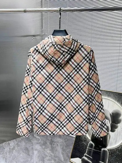 Les vestes Burberry incarnent l'élégance et la qualité, offrant une expérience exceptionnelle. Leur design raffiné et leurs matériaux de haute qualité.pas cher. Le moins cher.