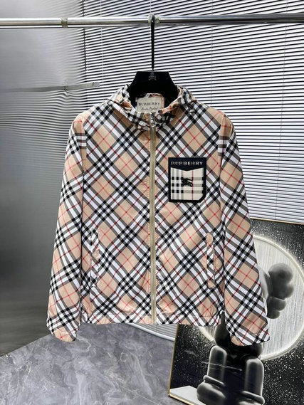 Les vestes Burberry incarnent l'élégance et la qualité, offrant une expérience exceptionnelle. Leur design raffiné et leurs matériaux de haute qualité.pas cher. Le moins cher.
