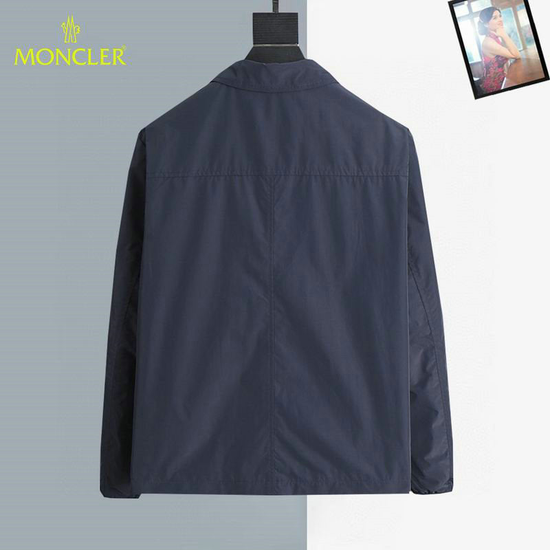Les vestes Moncler allient élégance et modernité. Leur design sophistiqué et leurs matériaux haut de gamme en font un choix incontournable.pas cher.le moins cher.