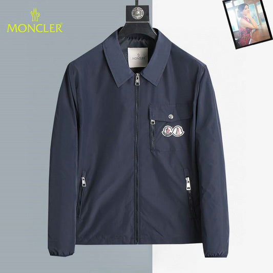 Les vestes Moncler allient élégance et modernité. Leur design sophistiqué et leurs matériaux haut de gamme en font un choix incontournable.pas cher.le moins cher.