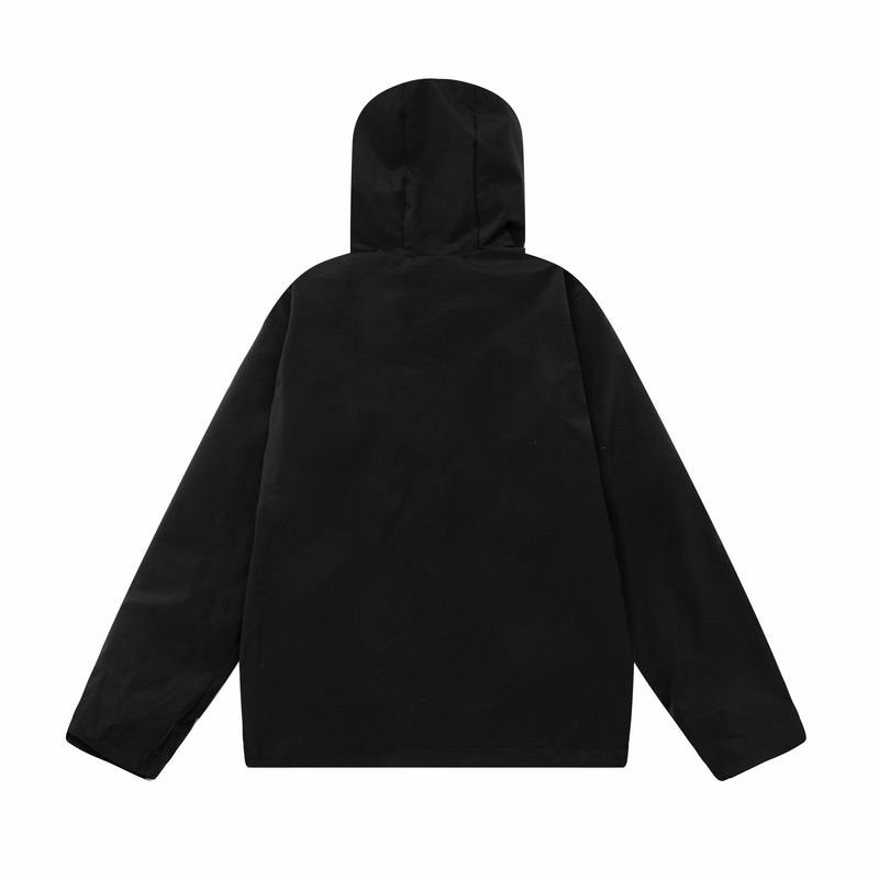 Les vestes Moncler allient élégance et modernité. Leur design sophistiqué et leurs matériaux haut de gamme en font un choix incontournable.pas cher.le moins cher.