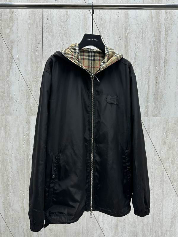 Les vestes Burberry incarnent l'élégance et la qualité, offrant une expérience exceptionnelle. Leur design raffiné et leurs matériaux de haute qualité.pas cher. Le moins cher.