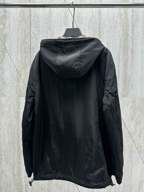 Les vestes Burberry incarnent l'élégance et la qualité, offrant une expérience exceptionnelle. Leur design raffiné et leurs matériaux de haute qualité.pas cher. Le moins cher.