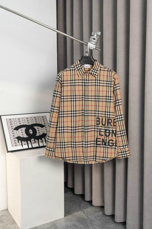 Les vestes Burberry incarnent l'élégance et la qualité, offrant une expérience exceptionnelle. Leur design raffiné et leurs matériaux de haute qualité.pas cher. Le moins cher.