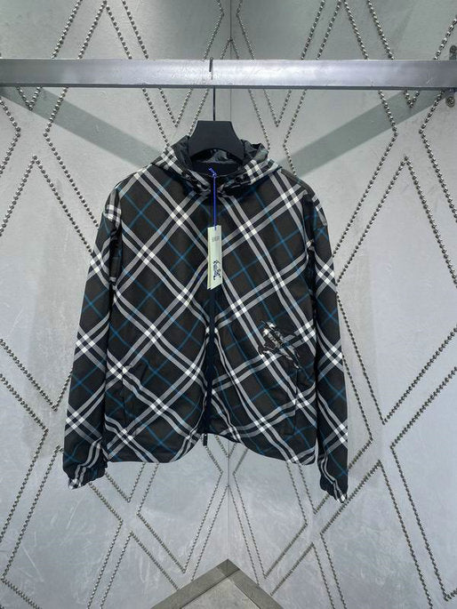 Les vestes Burberry incarnent l'élégance et la qualité, offrant une expérience exceptionnelle. Leur design raffiné et leurs matériaux de haute qualité.pas cher. Le moins cher.